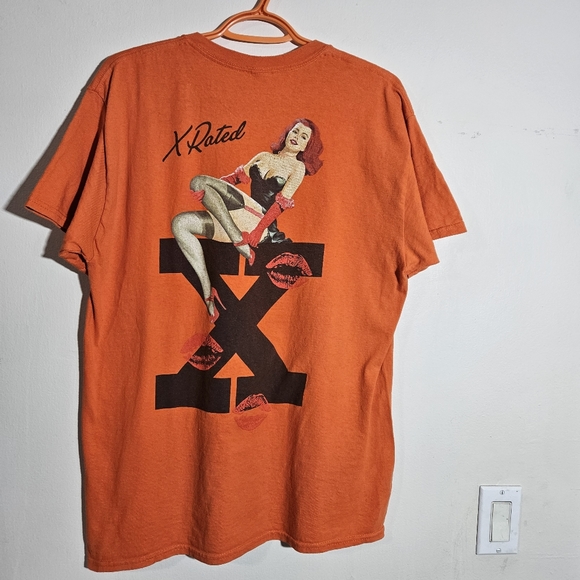 3FOR30 Fashion nova pin up tee - Picture 3 of 5